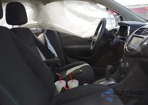 2016 Chevrolet Trax 1Ls z USA, uszkodzony, nr VIN 3GNCJNSBOGL130872